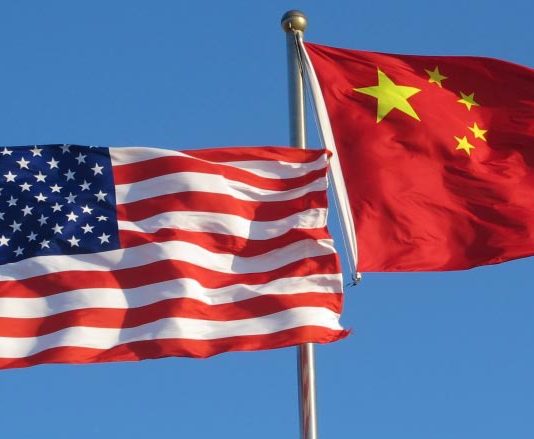 Ai là kẻ được lợi khi Ông Trump tuyên bố “ngừng bắn” Trung Quốc?