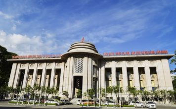 Ngân hàng nhà nước bất ngờ giảm lãi suất điều hành ể từ ngày 16/09/2019, lãi suất tái cấp vốn giảm từ 6,25% xuống 6%/năm, lãi suất tái chiết khấu giảm từ 4,25% xuống 4%/năm. Đây là lần giảm suất điều hành đầu tiên của NHNN kể từ tháng 10/2017.